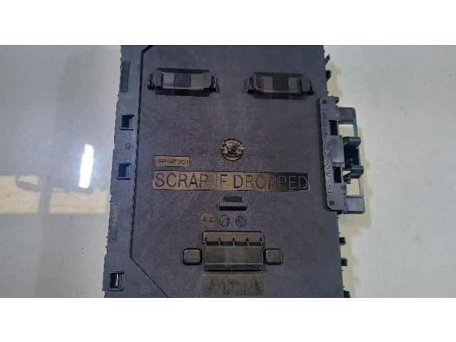 Блок предохранителей 2410953, JX6T15604BCD   Ford Focus    