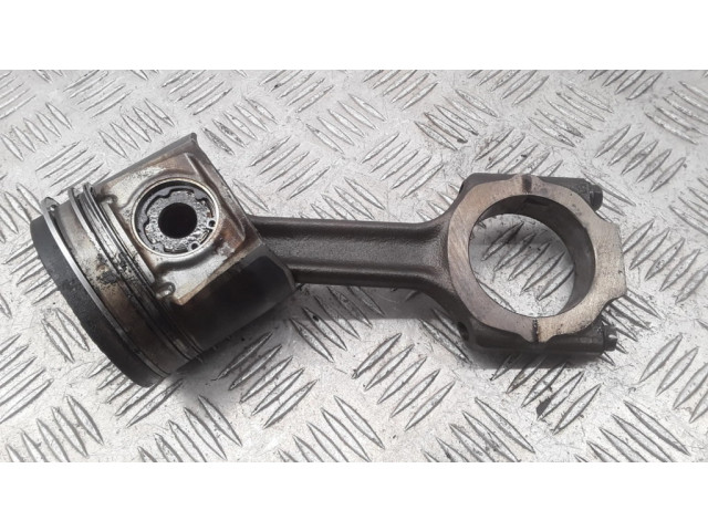 Píst B774, 939A1000   Alfa Romeo 159  pro naftový motor 1.9 939A1000 