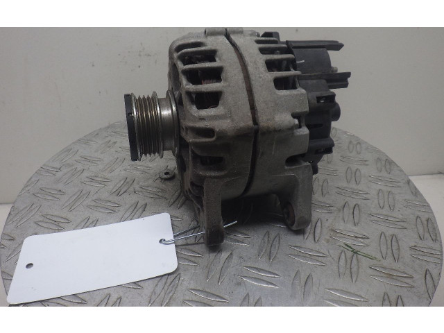 Генератор 231001167R Dacia Sandero