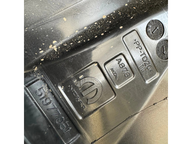 Блок предохранителей  51977051   Jeep Renegade    