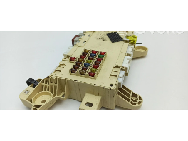 Блок предохранителей 8273050080, 0J220052 Lexus LS 430