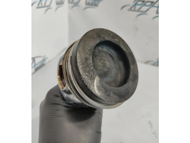 Масляный насос   81L155  Volkswagen PASSAT B6 