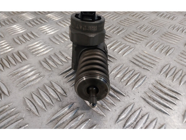 Vstřikovač 038130073AA, 0414720028 Volkswagen Passat Alltrack AVF