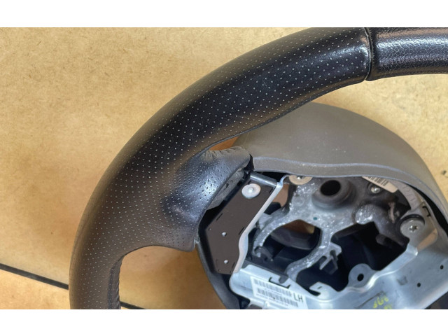 Volant Nissan Juke I F15 2012