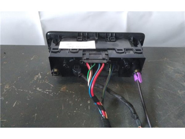 Блок управления климат-контролем    Skoda Fabia Mk3 (NJ)