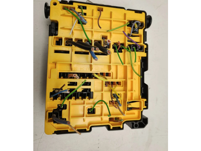 Блок предохранителей 42745603 Peugeot 2008 I