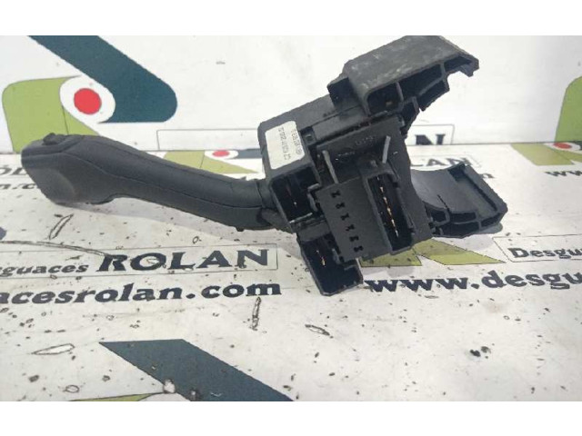 Ручка стеклоочистителей 4B0953503G   Volkswagen Passat Alltrack