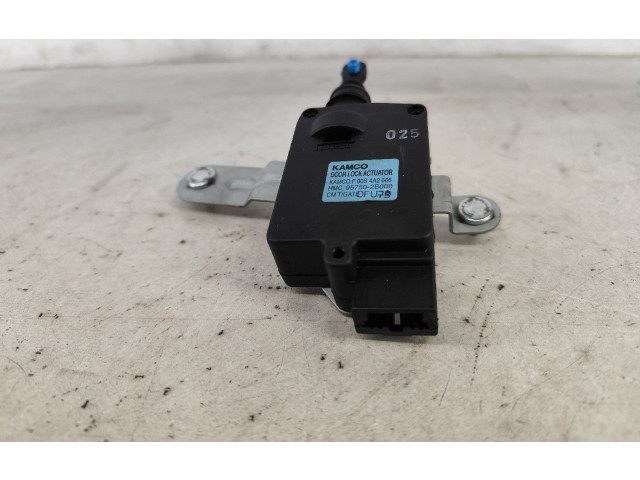 Zámek zadních dveří 957502B000 Hyundai Santa Fe 2011