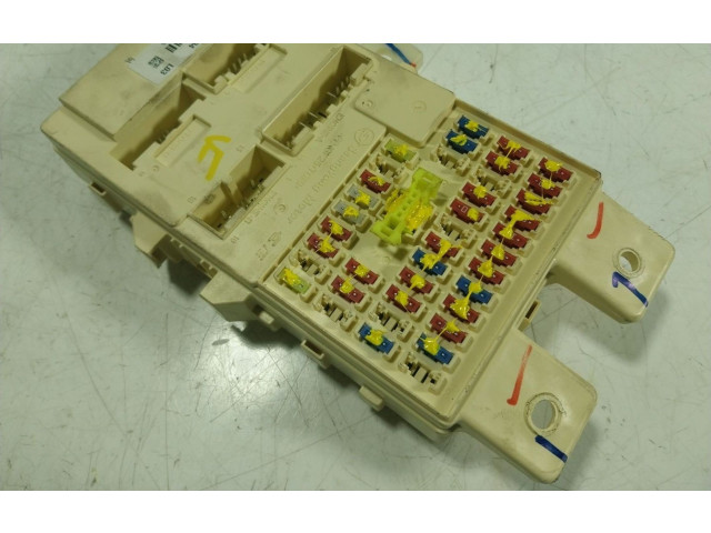 Pojistková skříňka Řídící jednotka BSM 8215035034 SsangYong Tivoli 2019