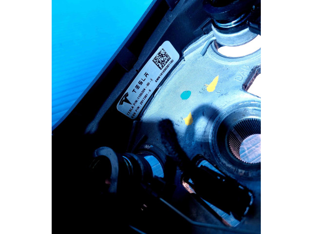 Руль Tesla Model 3 2017 - года 1105324, 110532400E