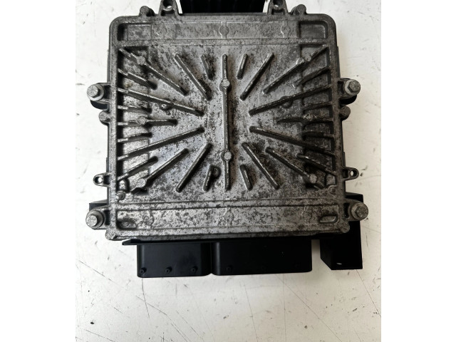 Блок управления двигателя 0281015286, P31303388 Volvo S80