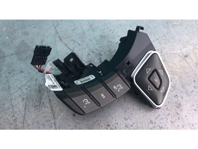 Кнопки рулевого колеса