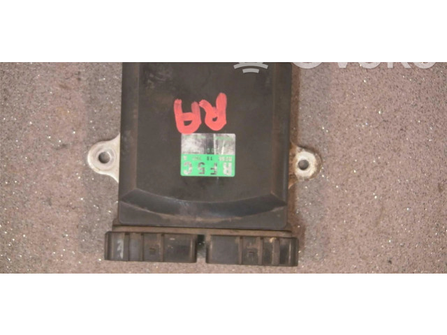 Блок управления RF5C18701A Mazda MPV II LW