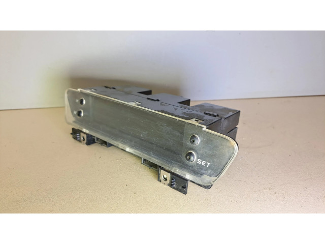 Дисплей    MR587777   Mitsubishi Colt