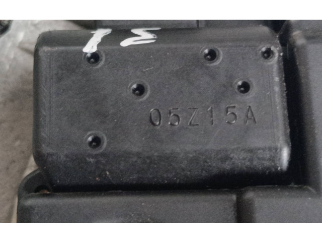 Zámek zadních dveří 05Z15A Lexus IS 220D-250-350 2006