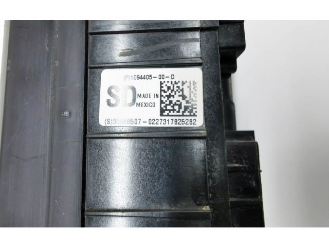 Блок предохранителей 1094405-00-D Tesla Model S