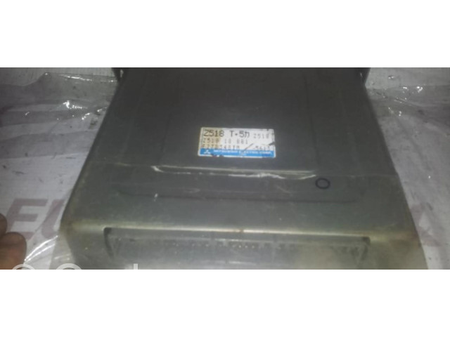Блок управления двигателя Z51818881   Mazda 323