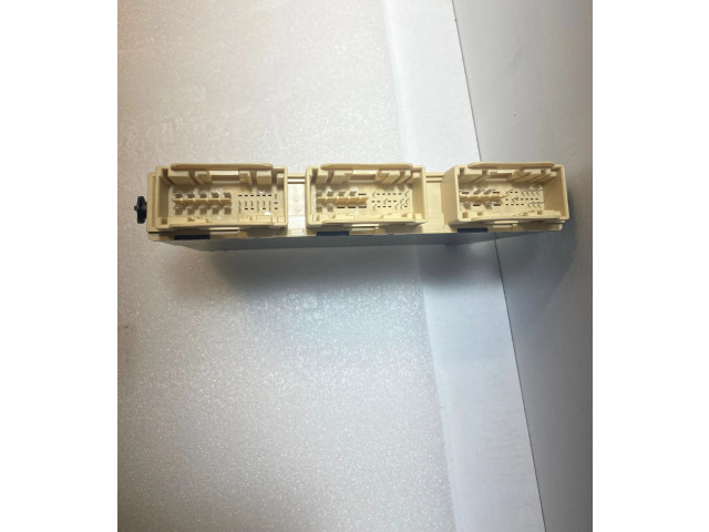 Блок управления A1679000100, A1689010100   Mercedes-Benz GLE W167