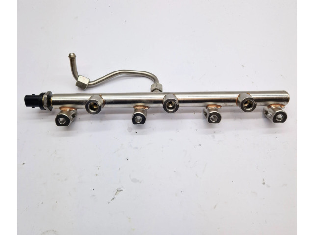 Топливная рампа 000283628, 144210335 Maserati Ghibli