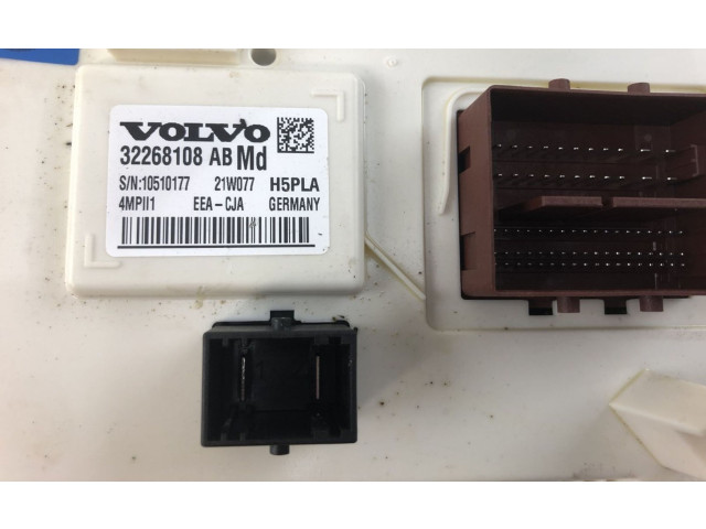 Блок предохранителей 36003252, 32268108 Volvo XC40