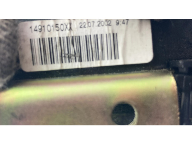 Задний ремень безопасности