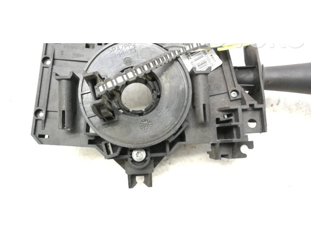 Ручка стеклоочистителей 8200792584, 901057666   Dacia Sandero