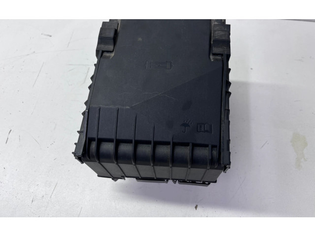   Pojistková skříňka 5N0937808   Volkswagen Tiguan 2013