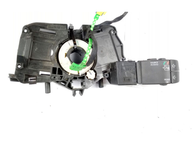 Подушка безопасности водителя 255675131R   Dacia Sandero III