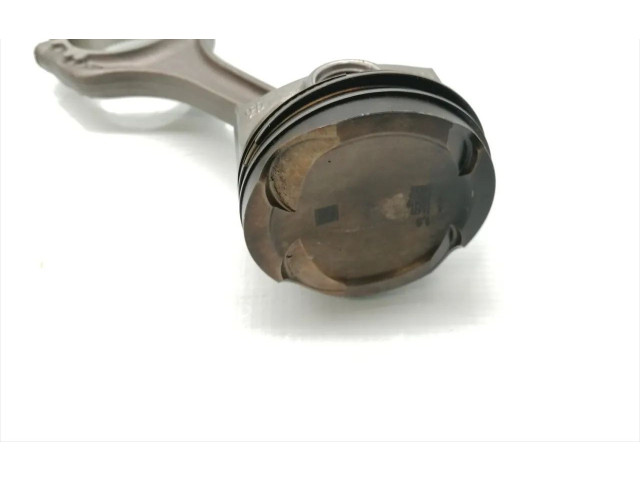  Поршень с шатуном    Skoda Octavia Mk3 (5E)  