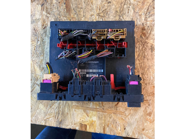 Блок предохранителей  3C0937049E, F005V00526   Volkswagen Touran I    