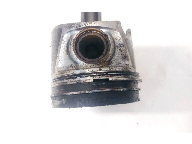 Поршень с шатуном Volkswagen PASSAT B6