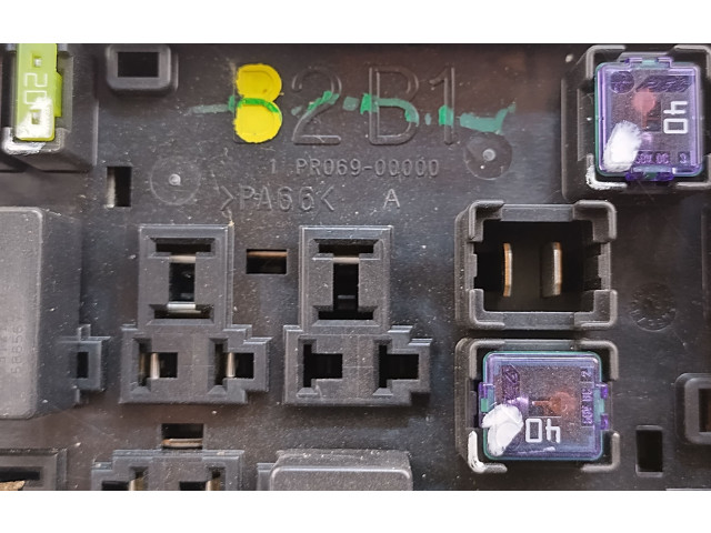 Блок предохранителей Mitsubishi L200