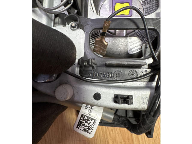 Подушка безопасности водителя 61607480, 61982050A Volkswagen Caddy