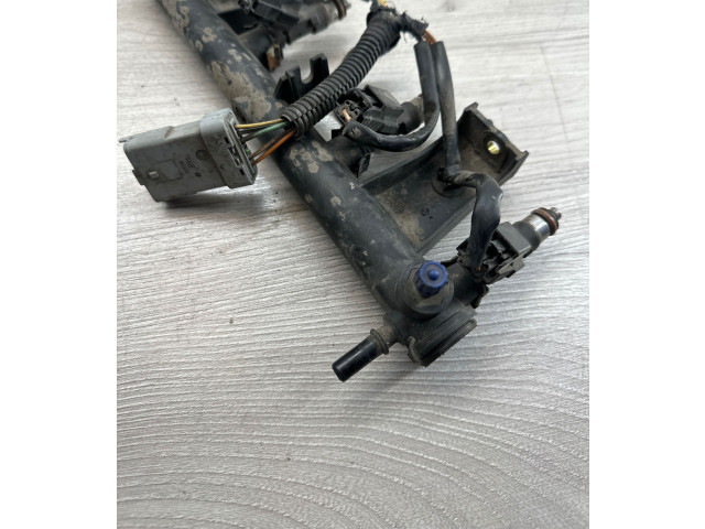 Топливная рампа 9650764780, 028015805 Citroen C4 I