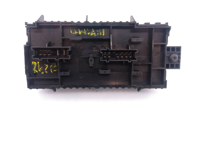 Pojistková skříňka Řídící jednotka BSM Infiniti QX30 2016