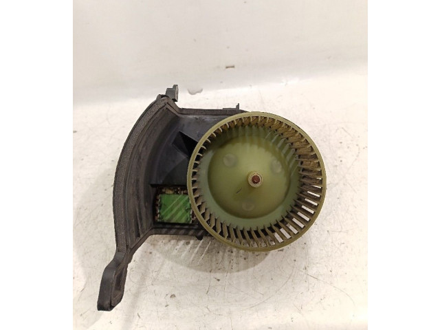 Вентилятор печки    576320300   Renault Clio II