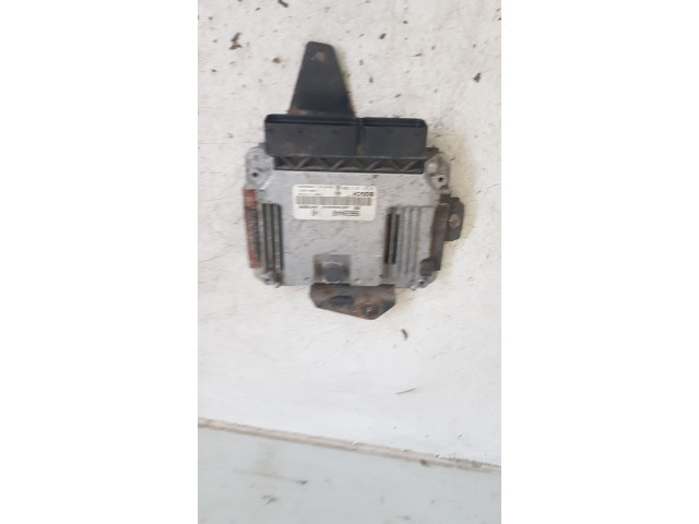 Блок управления двигателя 96820448, 0281013600   Chevrolet Nubira