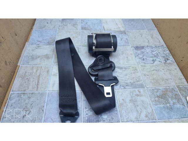 Задний ремень безопасности