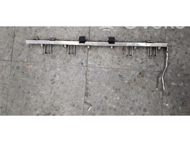 Vstřikovací lišta 143894902 BMW 5 E39