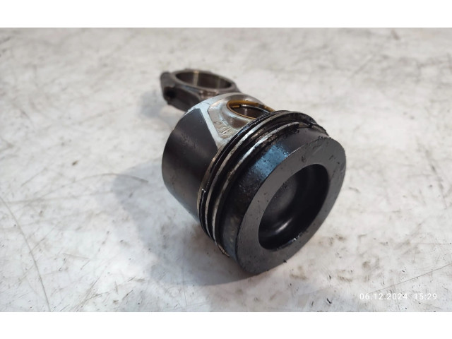 Píst Volkswagen Tiguan CFFB