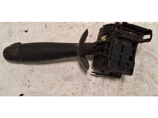 Ручка стеклоочистителей 8200117208, 91167494C   Renault Trafic II (X83)