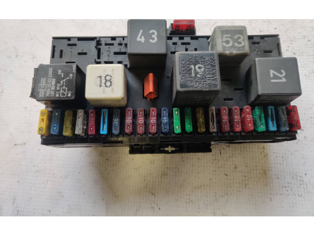 Pojistková skříňka 171941813D Volkswagen PASSAT B3 1991