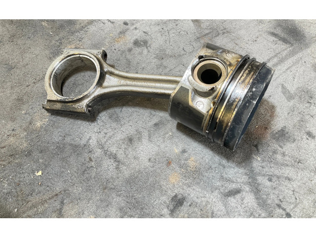  Поршень с шатуном DV5RD   Peugeot Partner III  