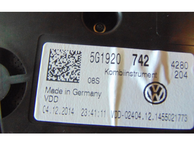 Панель приборов 5G1920742   Volkswagen Golf VII       