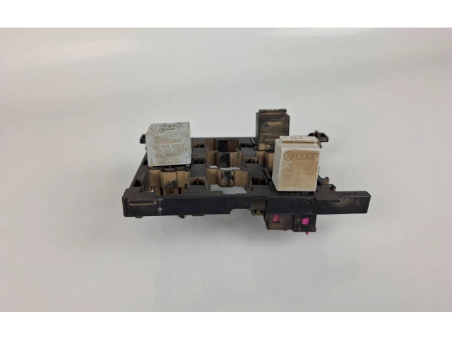 Pojistková skříňka 1T1937503A Volkswagen Caddy 2005