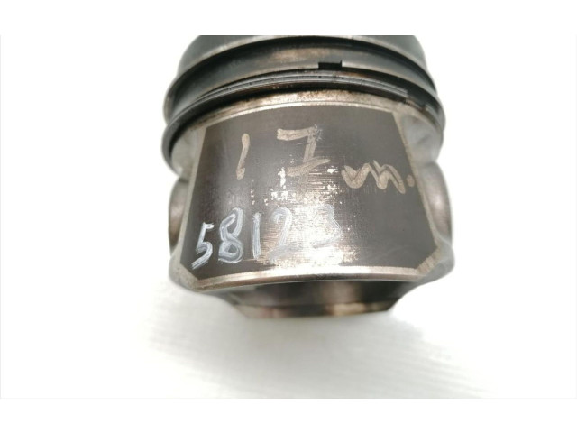  Поршень    Volkswagen PASSAT B8  