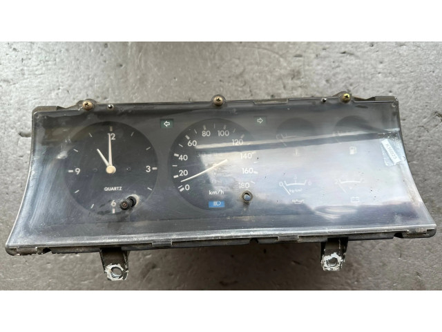 Přístrojová deska Nissan Patrol 160 1985 25033C6000, 25031C6000