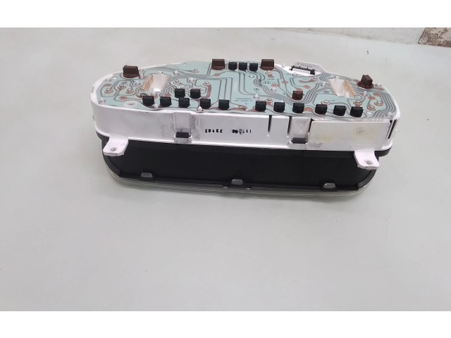 Панель приборов    Mitsubishi Carisma       