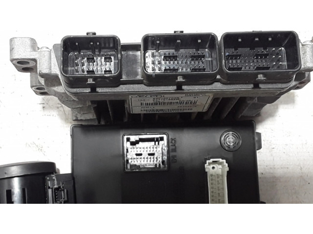 Комплект блоков управления Dacia Duster