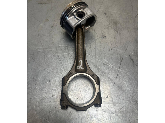 Поршень с шатуном AAA 021e Volkswagen Golf III